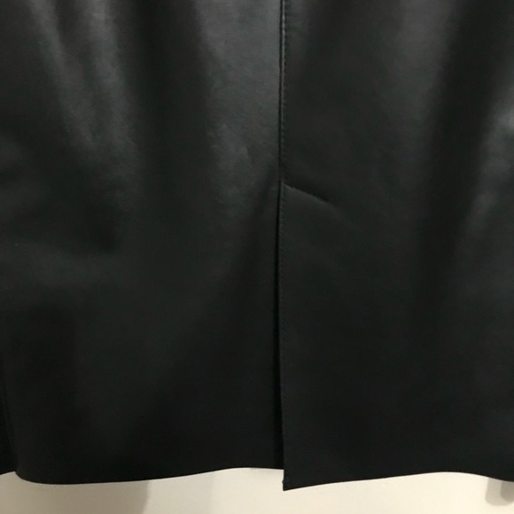 Vegan leather skirt - Picture 2 of 4